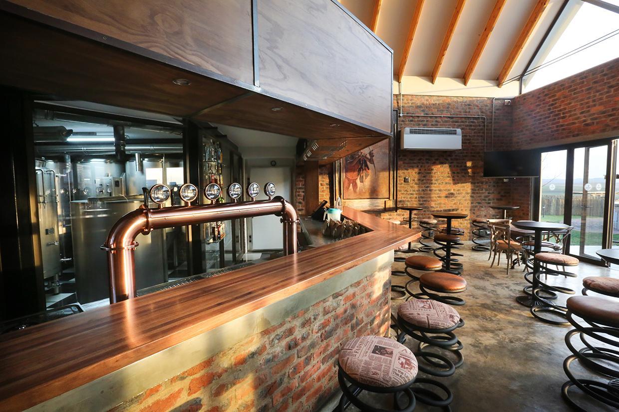 Thanda Tau Roadside Exterior photo